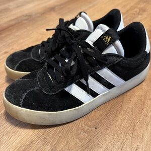 Adidas VL Court 2.0 Suede Sneakers Black White Gold Logo Woman’s Size 8 Skate